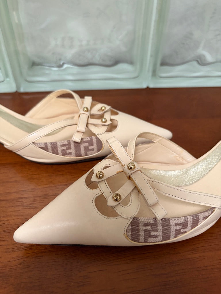 Vintage Fendi cream pointed toe monogrammed kitten heels with bow
