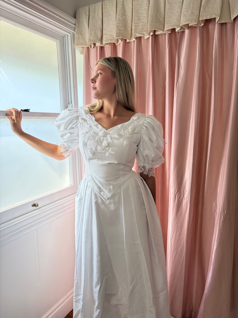 Vintage 90s ivory basque waist puff sleeve wedding gown 3D floral appliqué