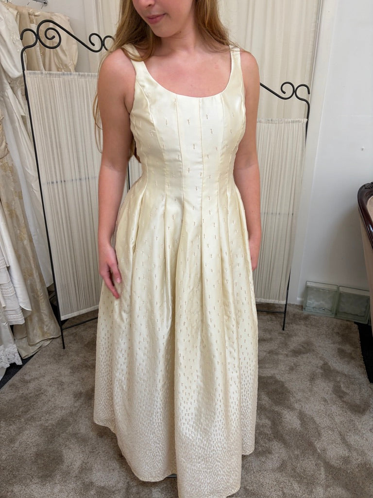 Vintage 90s Alexia Admor cream stain beaded wedding dress