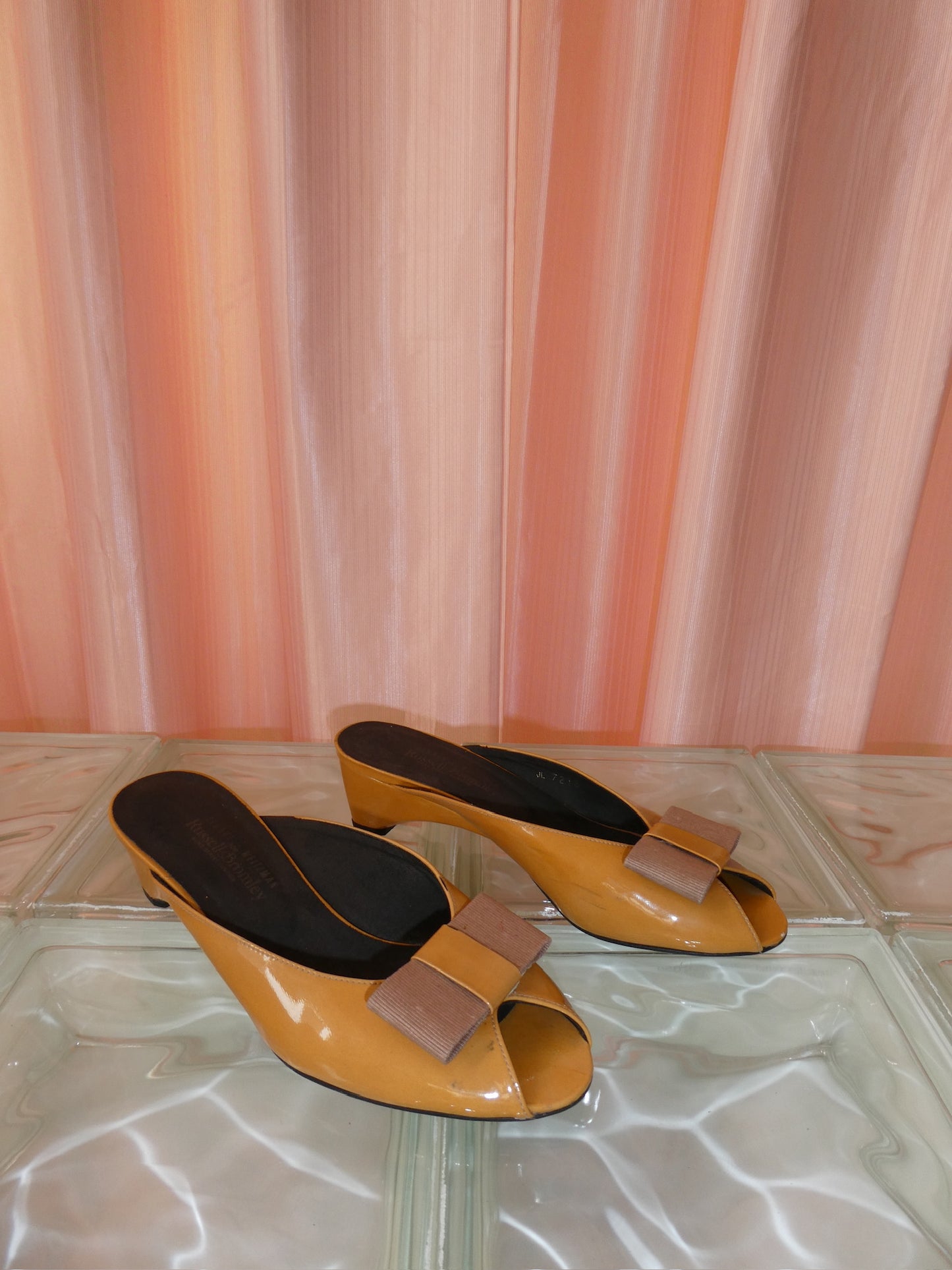 Stuart Weitzman for Russel & Bromley tan kitten heel mules with bow size 36