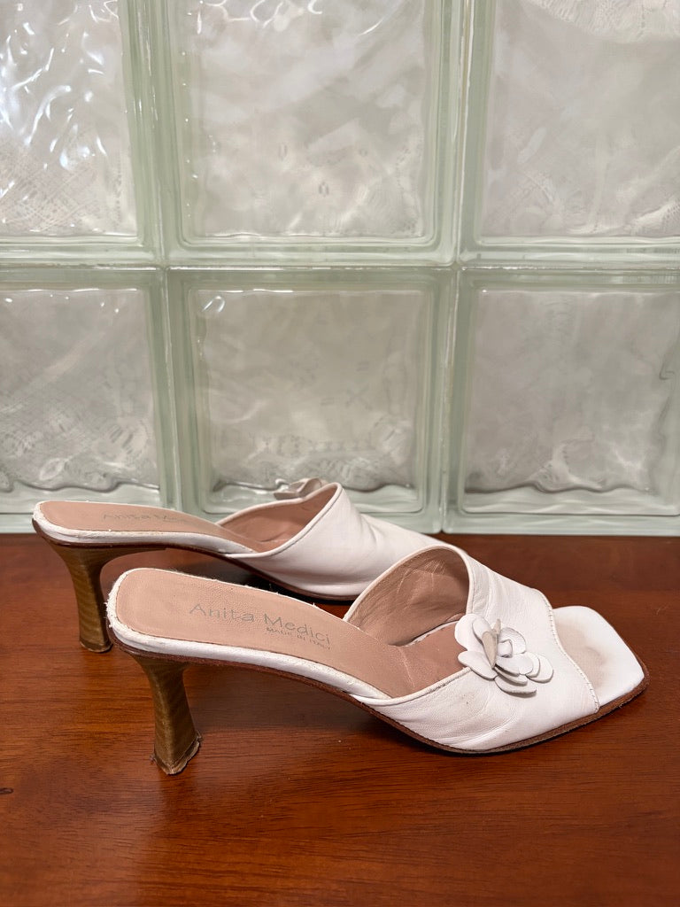 Vintage Anita Medici white leather square toe mules