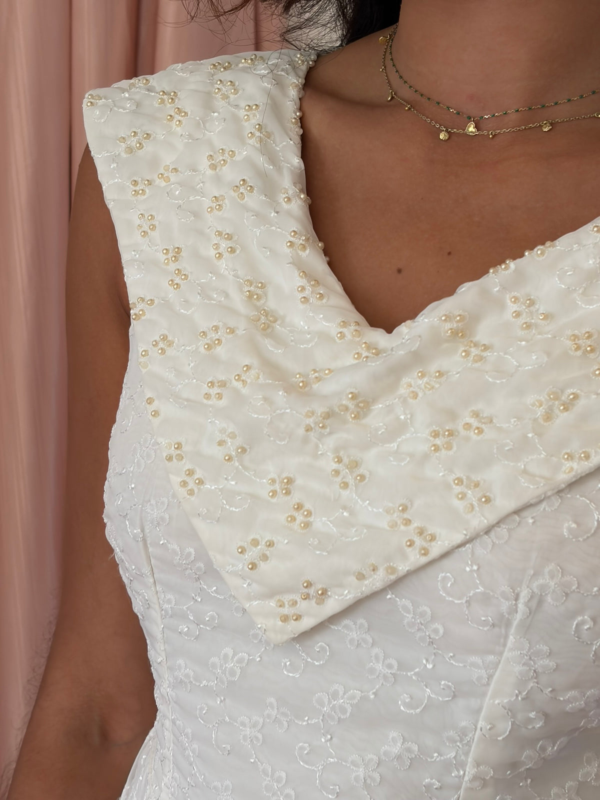 Vintage 50s ivory basque waist wedding dress with dramatic collar