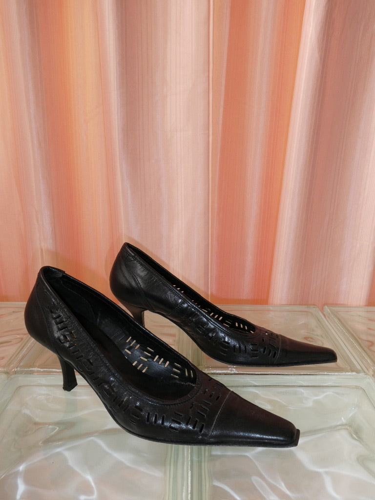 Black leather laser cut pointed to kitten heels size 36