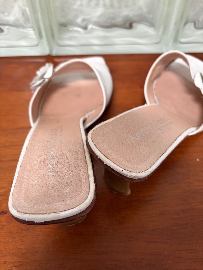 Vintage Anita Medici white leather square toe mules
