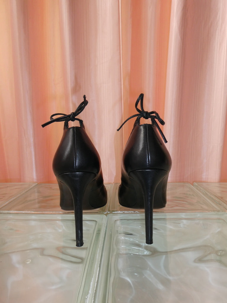 Stuart Weitzman black bow pumps size 36