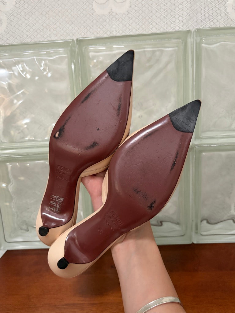 Vintage Fendi cream pointed toe monogrammed kitten heels with bow