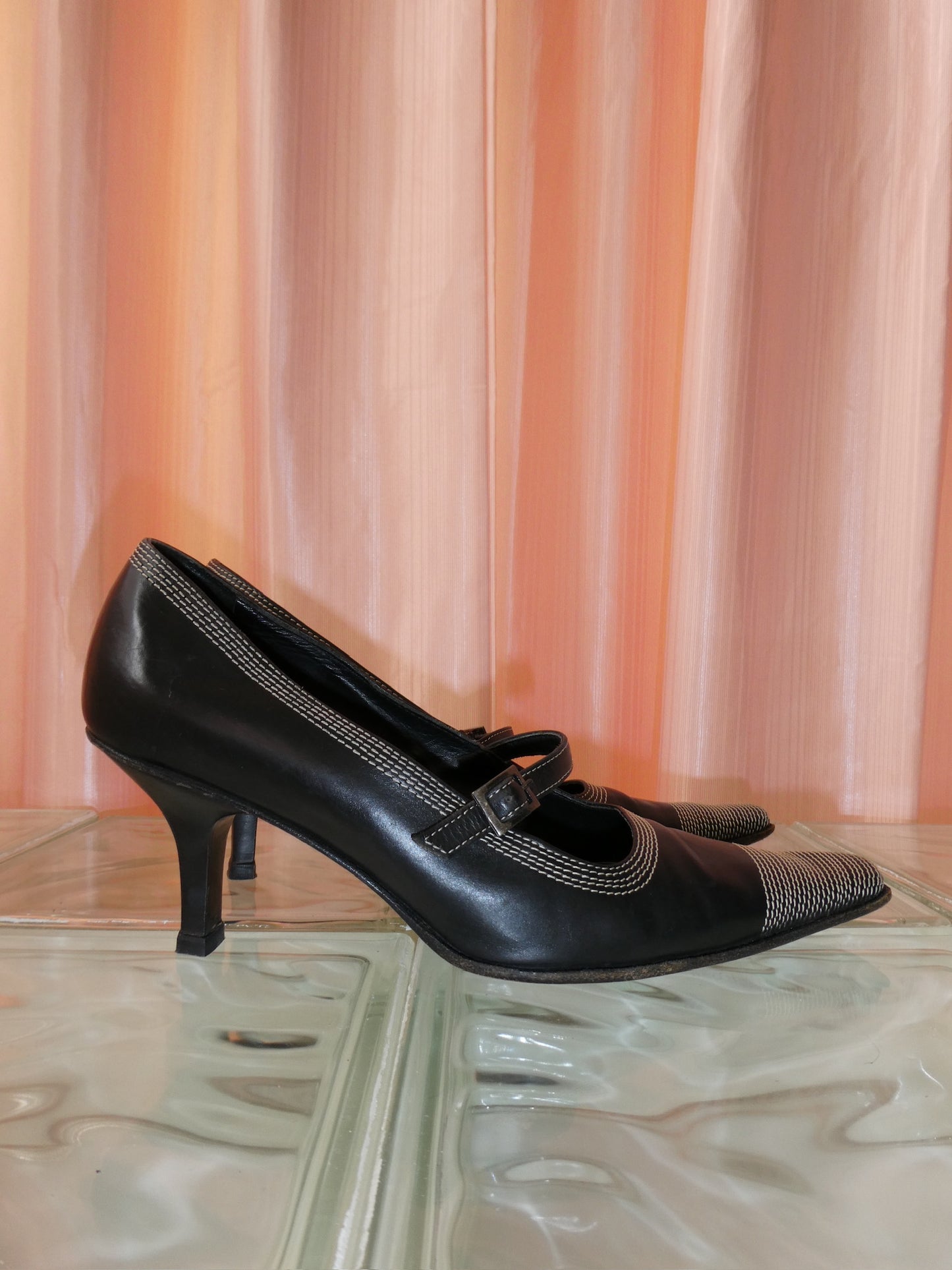 Via Spiga black pointed toe leather heels with white stitching size 38