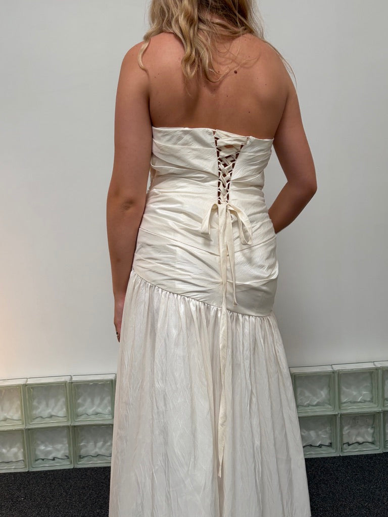 Vintage y2k strapless drop waist asymmetric wedding gown