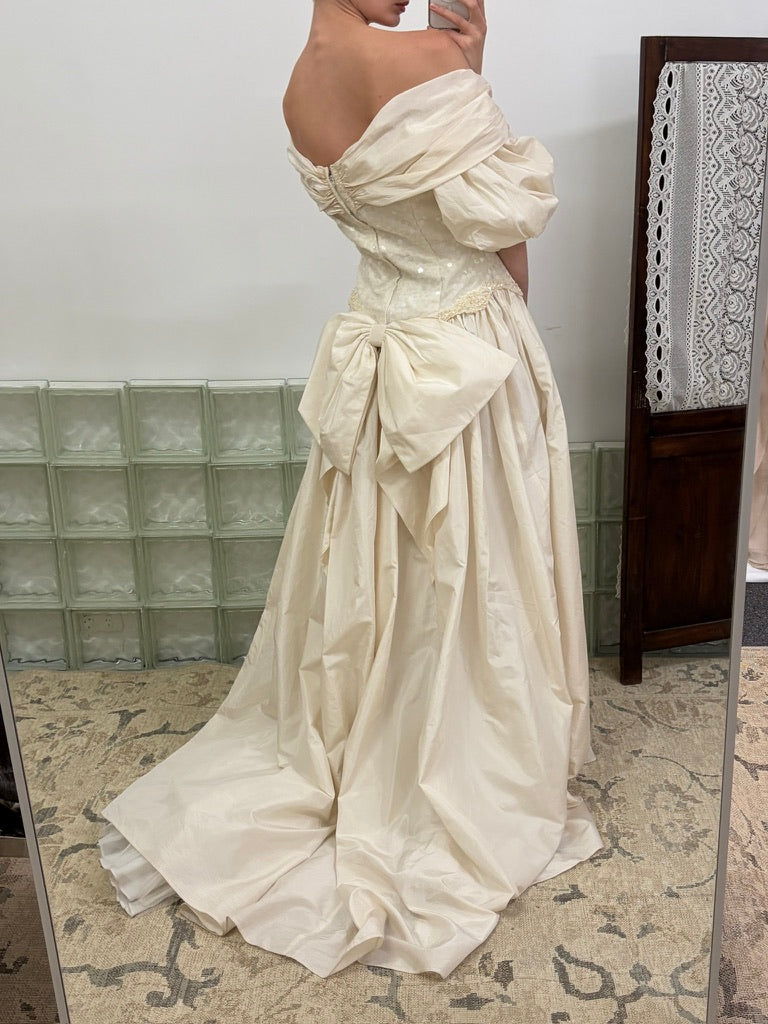 Vintage 80s silk taftetta drop waist princess wedding gown with train