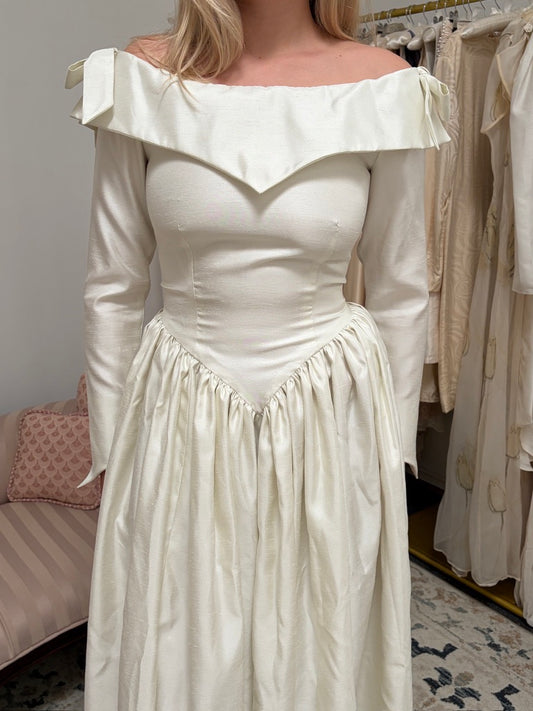 Vintage 90s basque waist off shoulder long sleeve wedding dress with bows