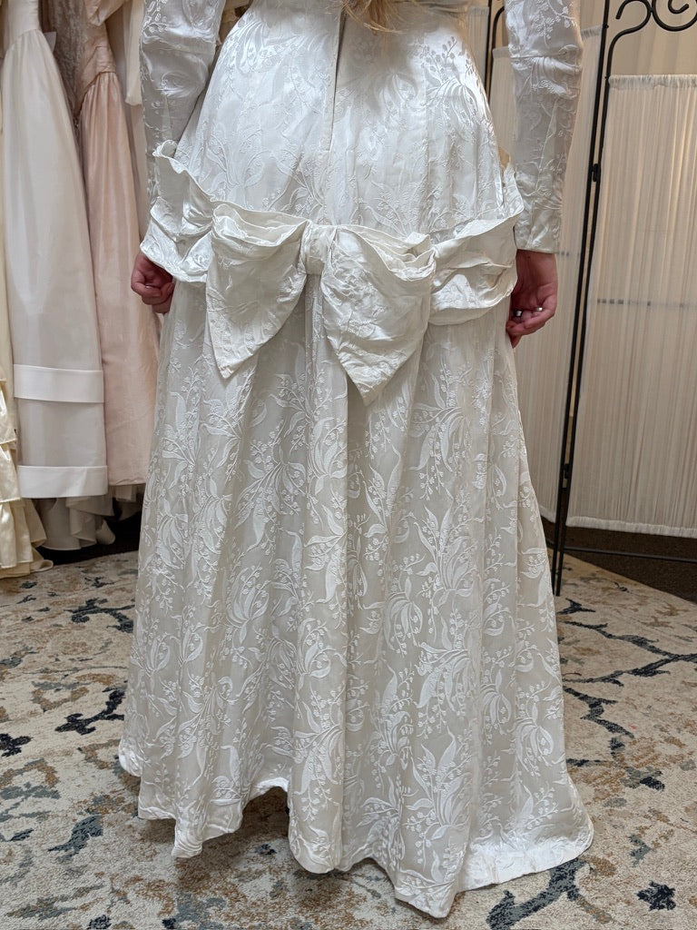 Vintage 60s Ivory drop waist long sleeve wedding gown with bow detail