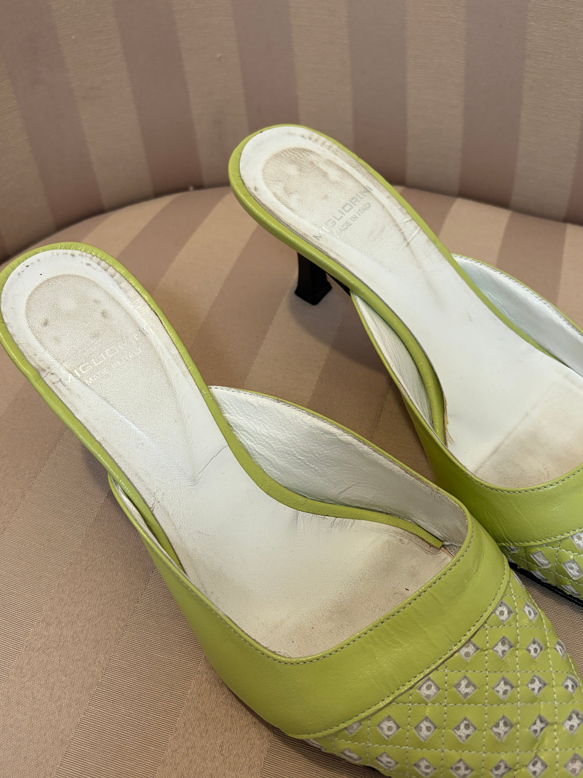 Vintage 00s lime green italian pointed toe kitten heels