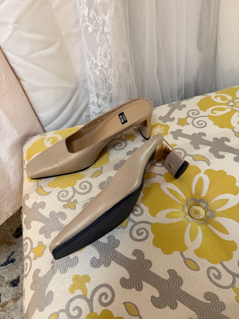 Vintage 90s Stuart Weitzman champgne square toe kitten heels