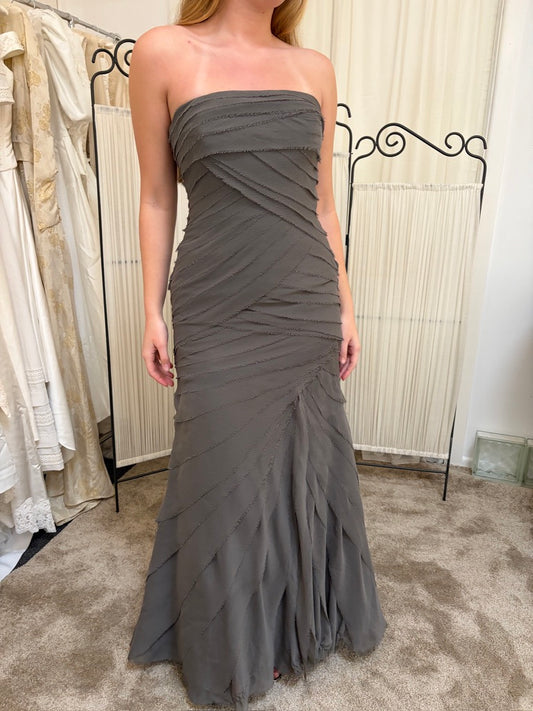 Vintage 2011 Vera Wang charcoal tiered strapless evening gown