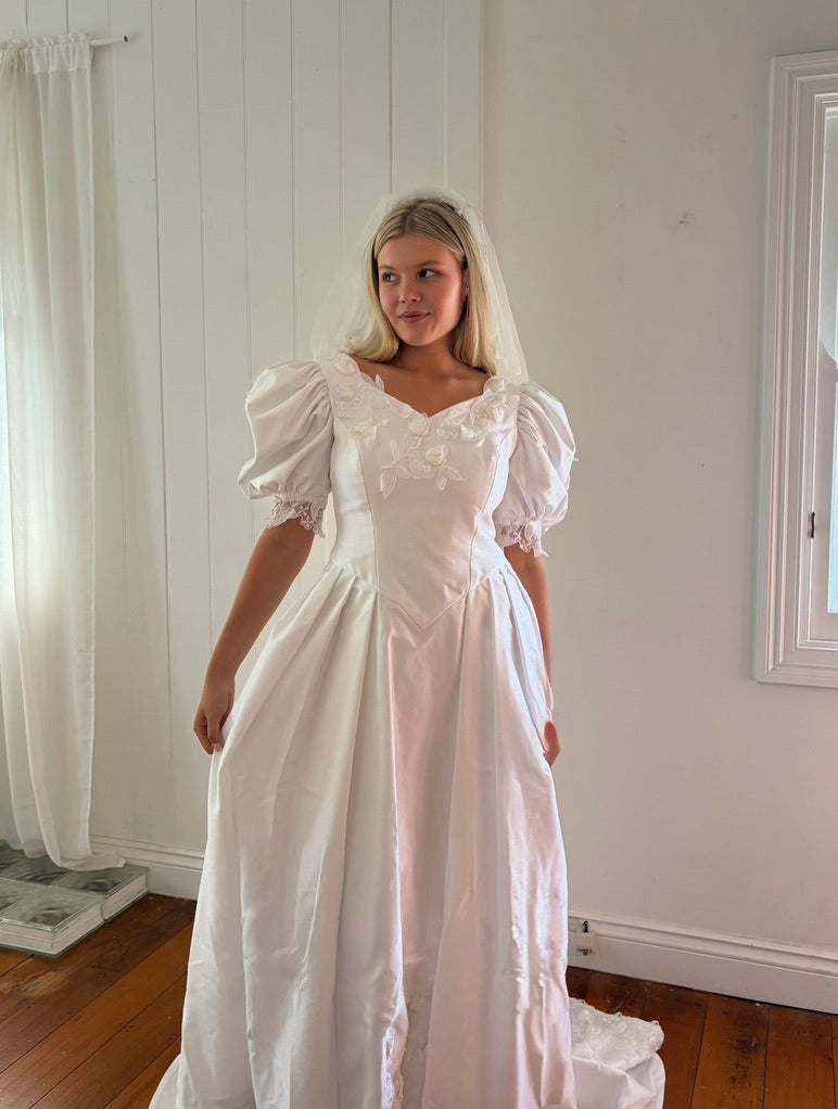 Vintage 90s ivory basque waist puff sleeve wedding gown 3D floral appliqué