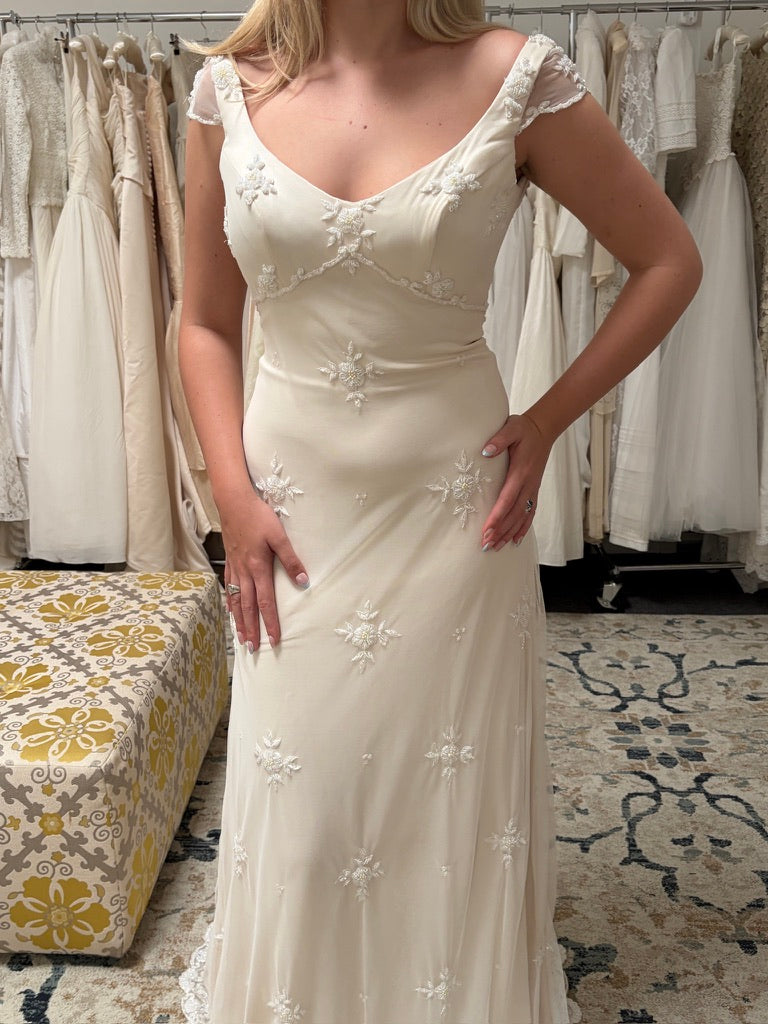 Vintage 00s Wendy Makin backless beaded wedding dress