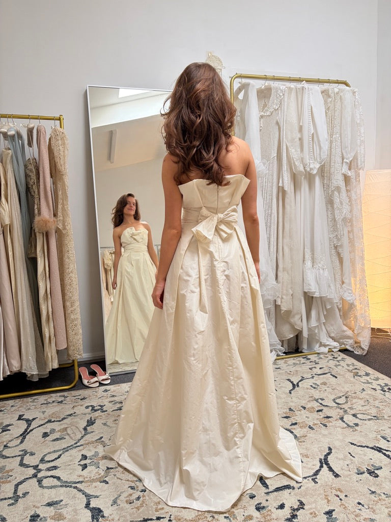 Vintage 00s cream taffeta strapless wedding dress with waist tie