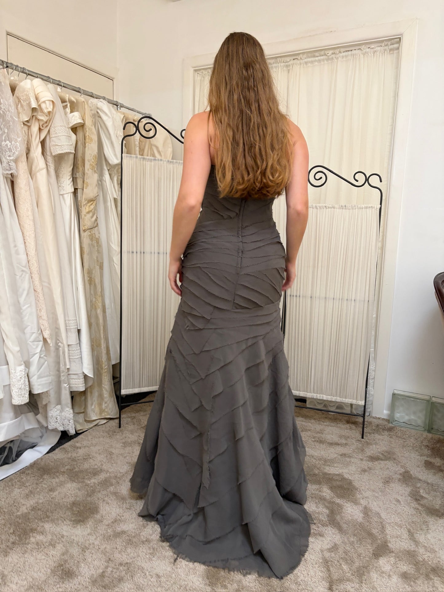 Vintage 2011 Vera Wang charcoal tiered strapless evening gown