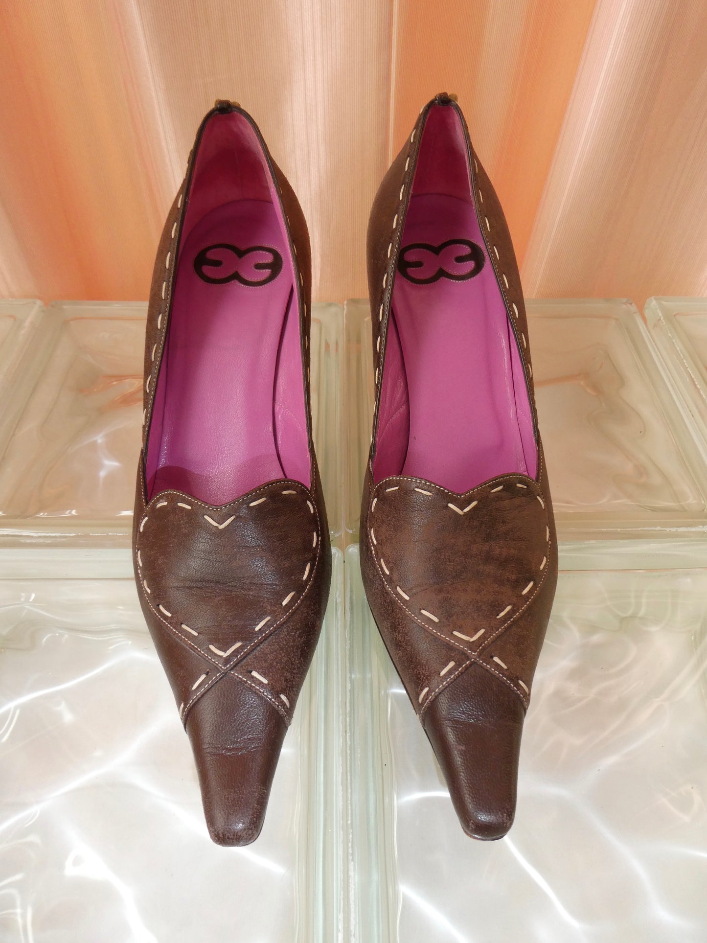 Vintage Escada Pumps with white heart stitching size 40