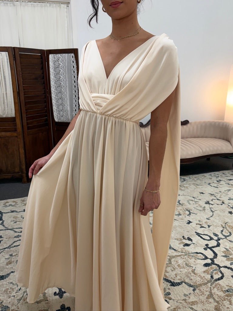Vintage 70s cream grecian v neck gown with open back – Mondo Archive