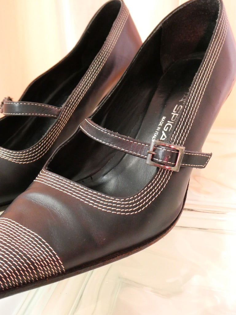 Via Spiga black pointed toe leather heels with white stitching size 38