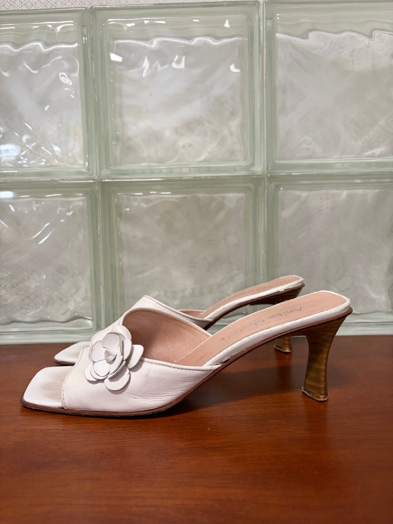 Vintage Anita Medici white leather square toe mules