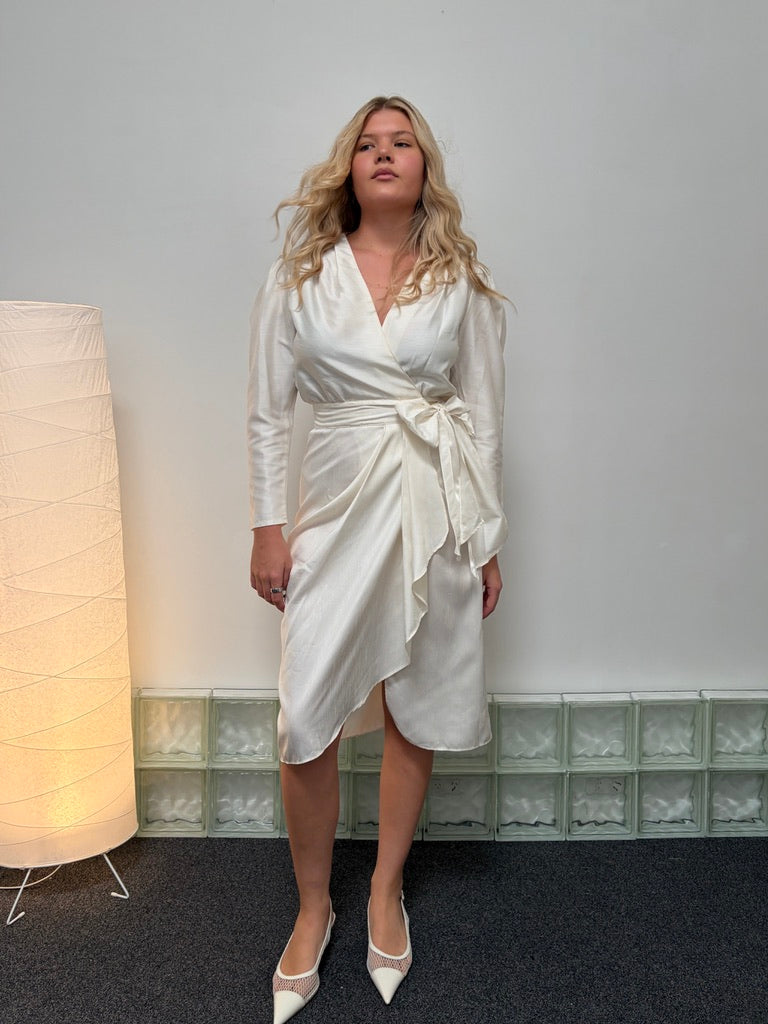 Vintage 80s bridal long sleeve midi dress with bow