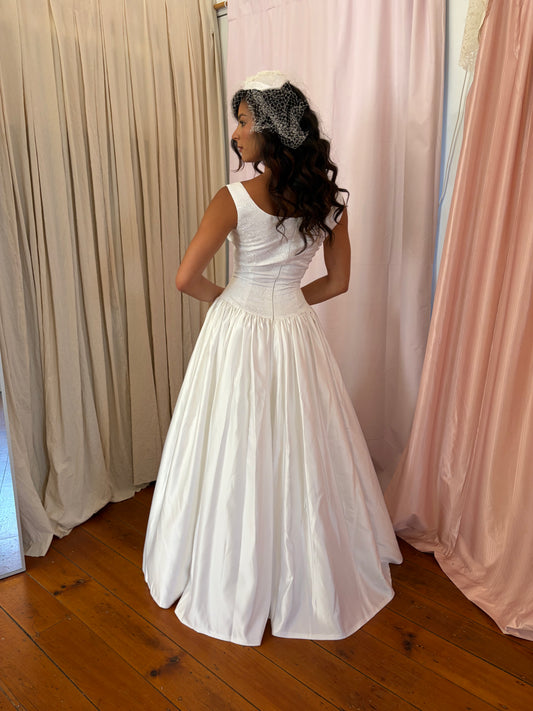 ON HOLD UNTIL 15/01 DO NOT BUY - Vintage 90s ivory princess wedding dress with brocade bodice