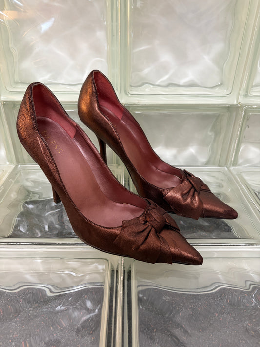 Vintage y2k bronze pointed toe heels with bow