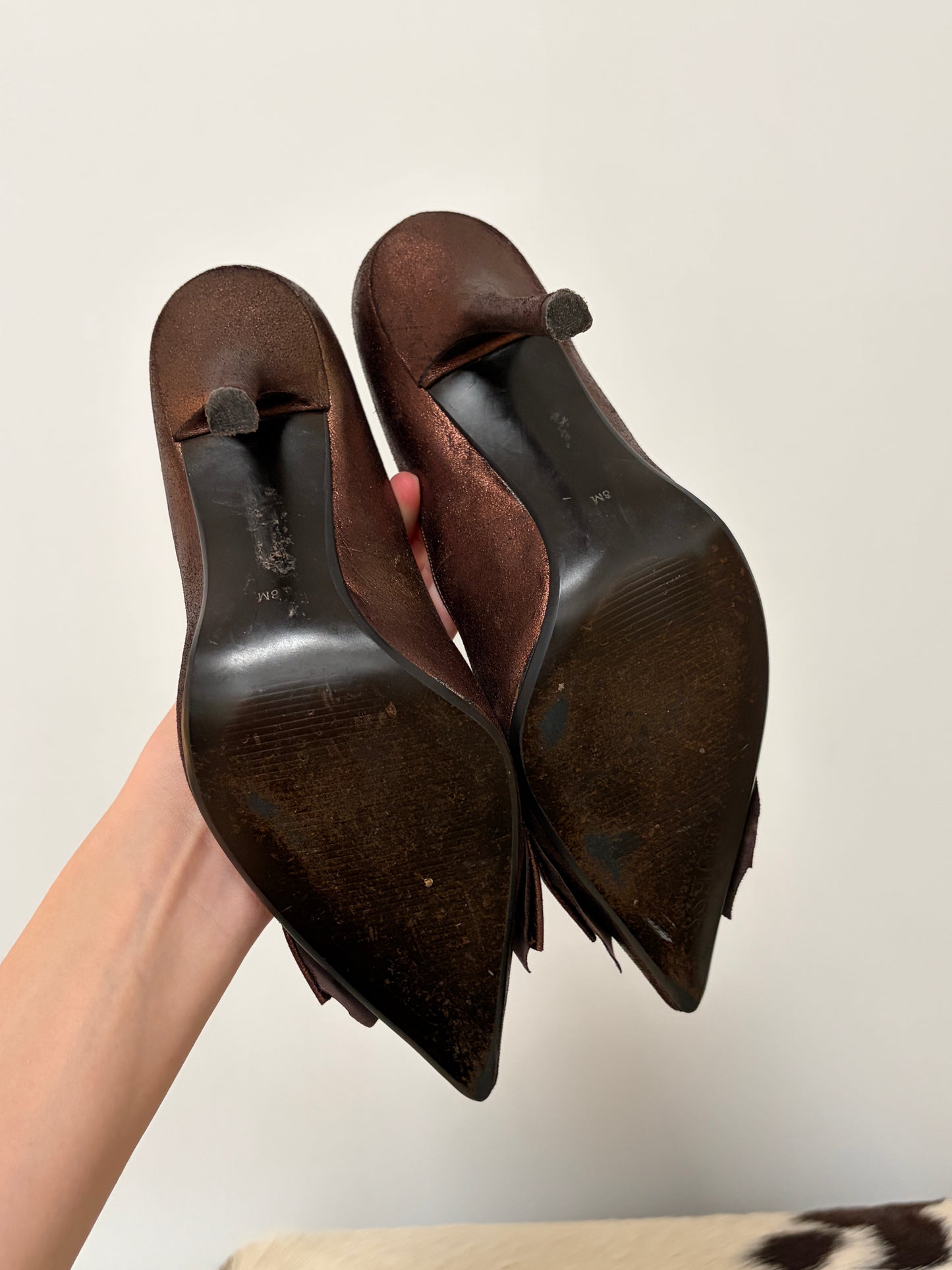 Vintage y2k bronze pointed toe heels with bow
